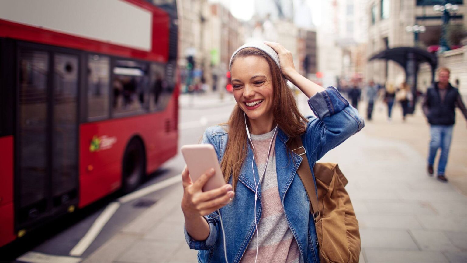 Lycamobile Student SIM Deals: The Smarter Way Students Stay Connected Blog Banner Template 5