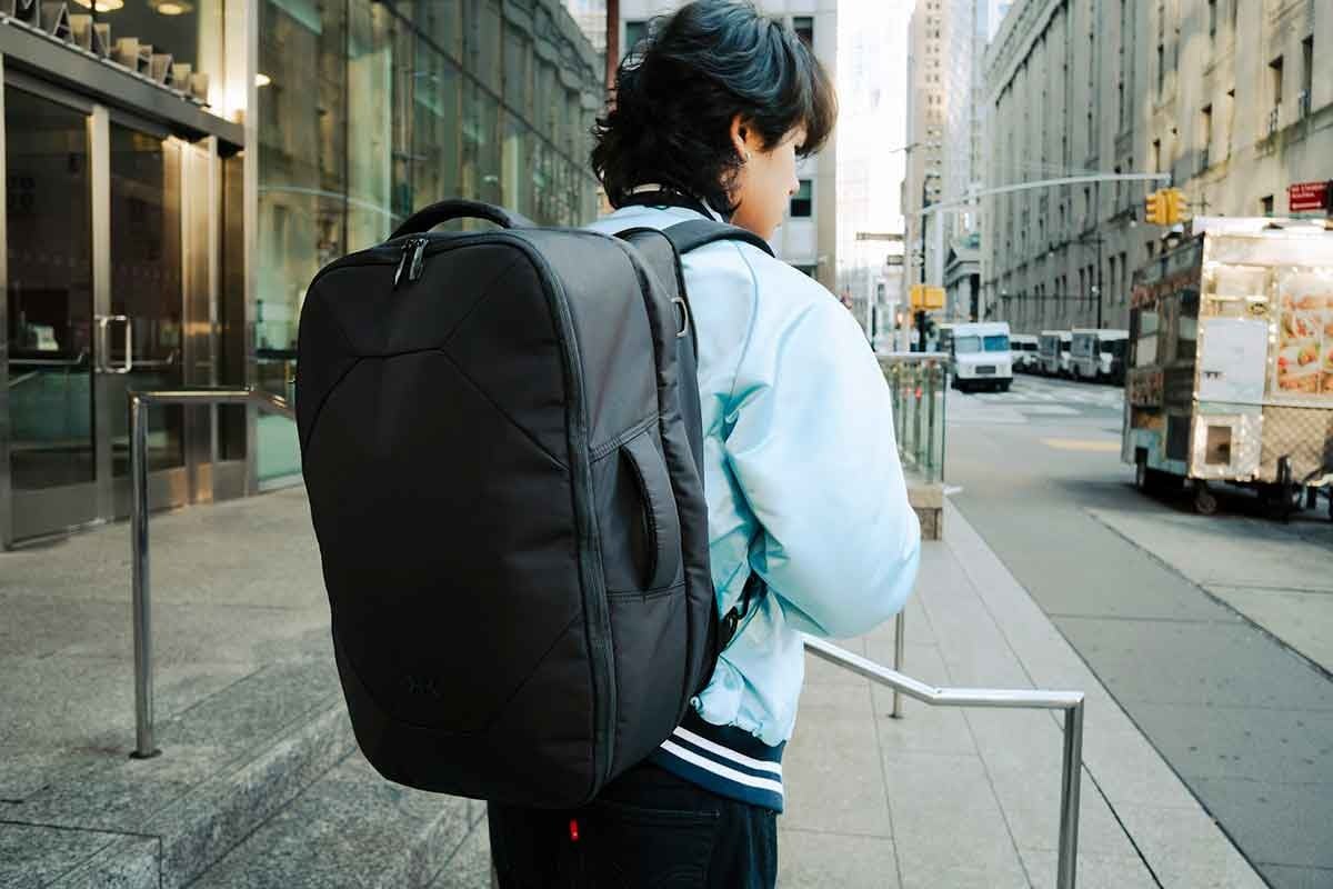Knack Blogs Image duffel bag vs