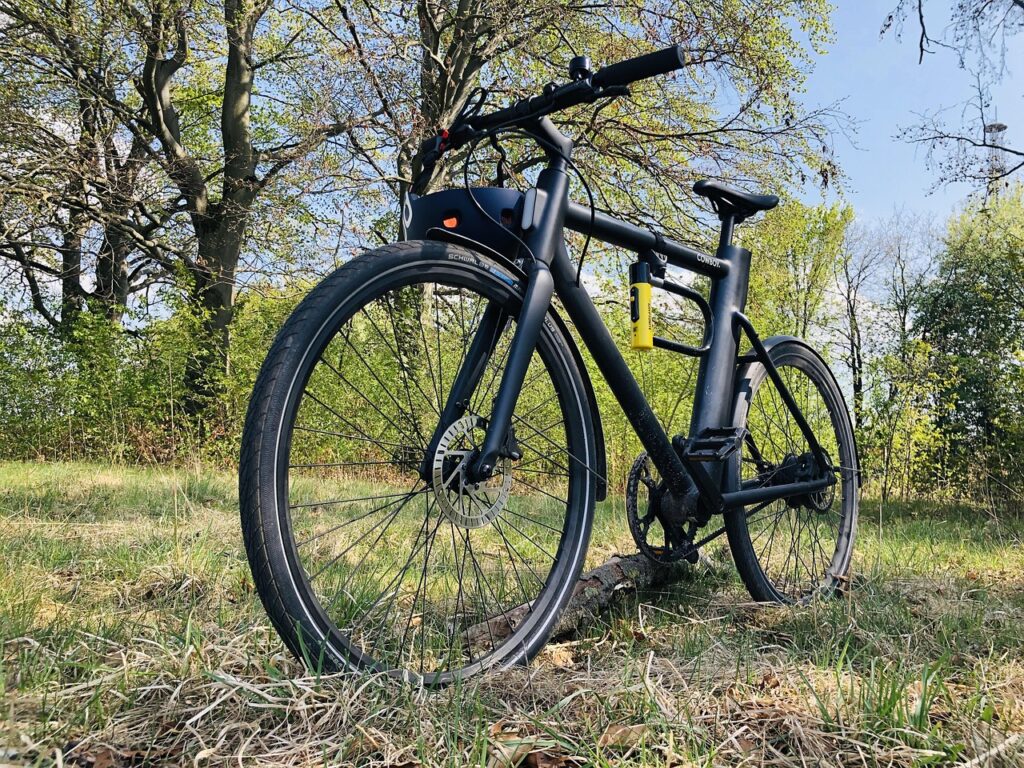 Electric cycling has shifted from a niche interest to an everyday solution for commuters and leisure riders who want a practical way to move through city streets and open trails. ESKUTE has played a quiet but meaningful role in this shift by focusing on simplicity, reliability, and a user experience that feels intuitive from the very first ride. This article explores how the brand streamlines the journey into electric mobility, why its approach resonates with riders across different lifestyles, and what sets its design philosophy apart in a growing market. A growing number of riders are choosing electric bikes because they offer speed, ease, and convenience without compromising on comfort. ESKUTE recognized this early and positioned its range to remove barriers that typically hold people back from trying new mobility solutions. Instead of overwhelming riders with technical jargon, the brand focuses on creating bikes that feel familiar, practical, and ready for daily use. This focus on rider friendly design has made the brand a standout for those who prefer simplicity over complexity.