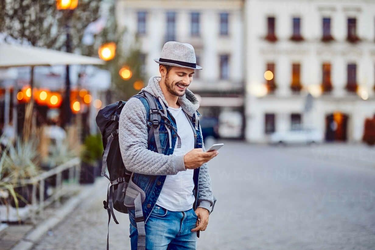 turist using phone while on vaca
